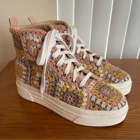 Lucky Brand Shoes - Lucky Brand Curla High Top Platform Crochet Sneakers Size 8